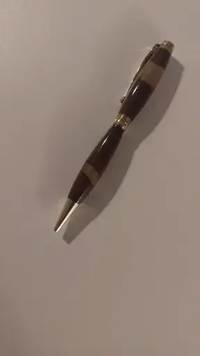 Stylo bois et resine